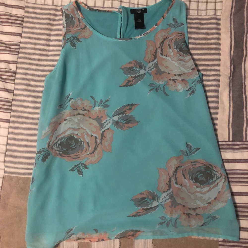 Ann Taylor floral tank with cute tie detail